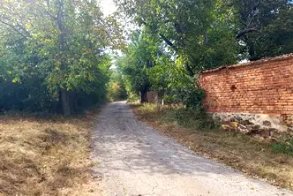 Парцел в София, Правец