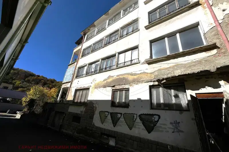Industrial Building in Gabrovo, Centyr