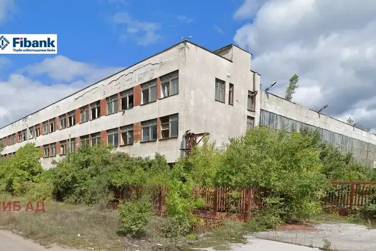 Промишлена сграда в София, Кремиковци
