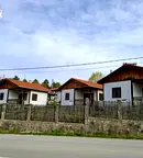 Промишлена сграда в Ловеч, Априлци