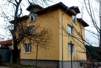 Промишлена сграда в Перник, Брезник