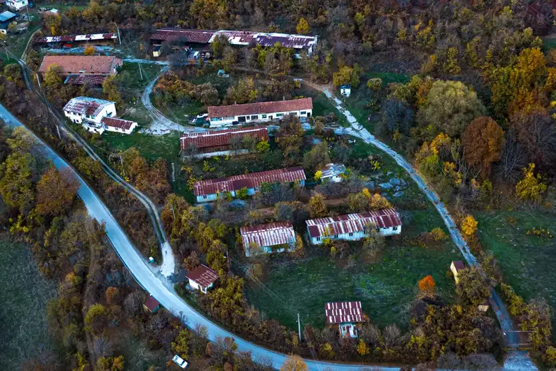 Промишлена сграда в София, Своге