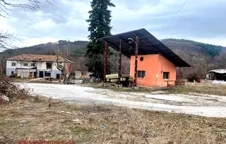 Промишлена сграда в София, с. Марица