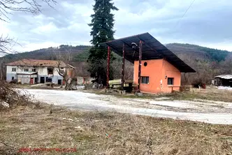 Промишлена сграда в София, с. Марица