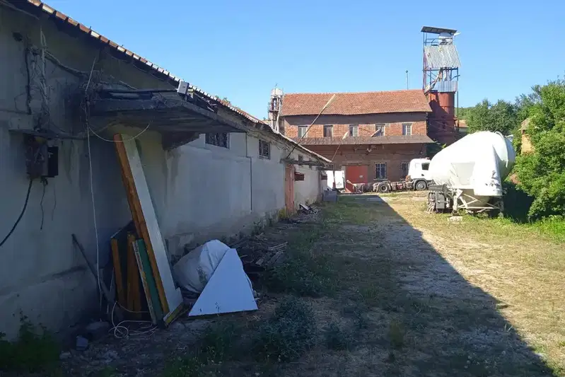 Промишлена сграда във Враца, с. Горна Кремена