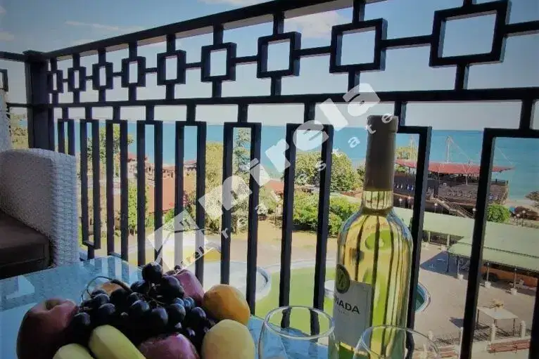 3-bedroom apartment in Zlatni Pyasyci