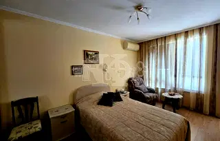 Тристаен апартамент в к.к. Златни пясъци