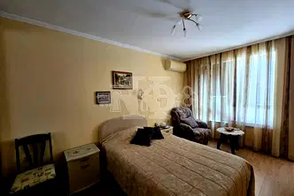 Тристаен апартамент в к.к. Златни пясъци