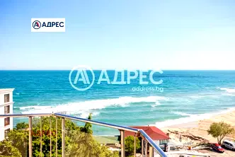 Тристаен апартамент в к.к. Чайка