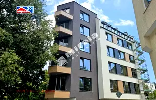 Тристаен апартамент във Варна, Базар Левски