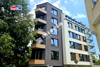 Тристаен апартамент във Варна, Базар Левски