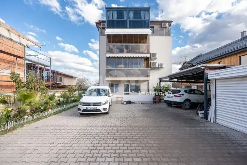 3-bedroom apartment in Plovdiv, Belomorski