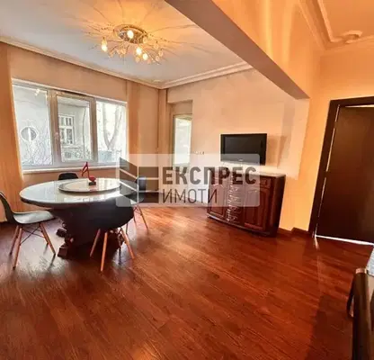 Photo 2 — 3-bedroom apartment in Varna, Centyr