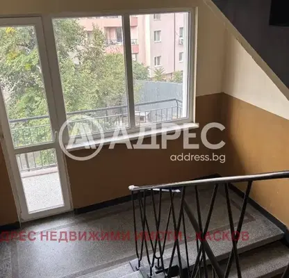 Снимка 2 — Тристаен апартамент в Хасково, Център