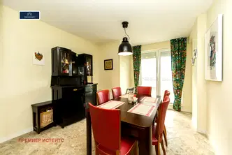 Тристаен апартамент в София, Център