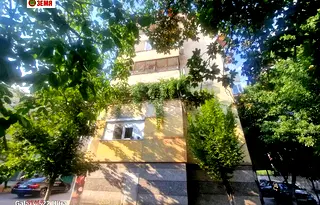 Тристаен апартамент в Пазарджик, Център