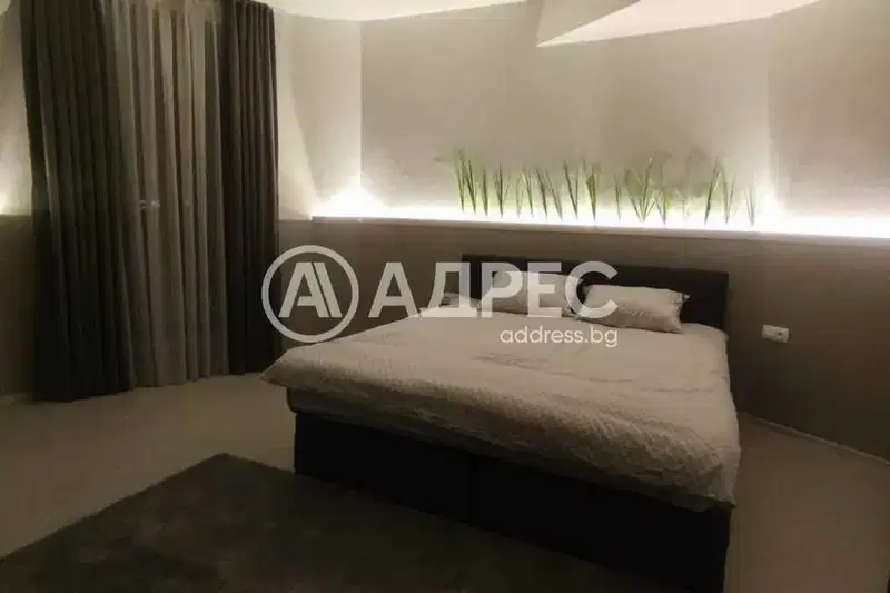 3-bedroom apartment in Yambol, Centyr