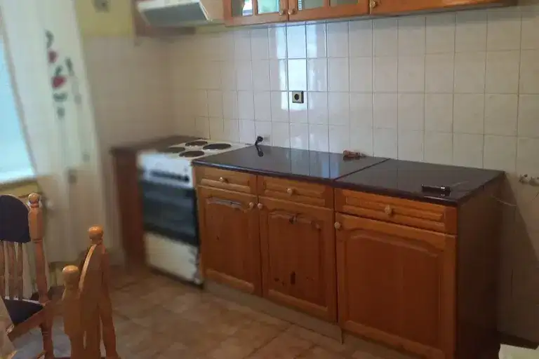 3-bedroom apartment in Vraca, Centyr