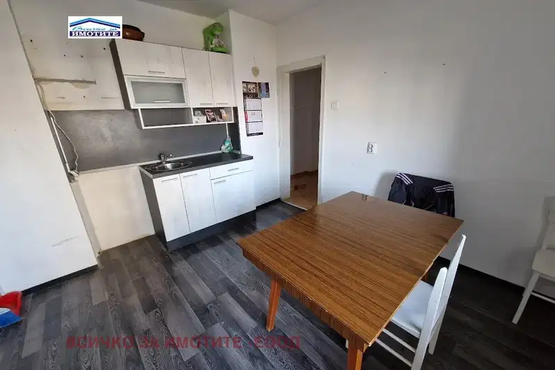 3-bedroom apartment in Ruse, Centyr