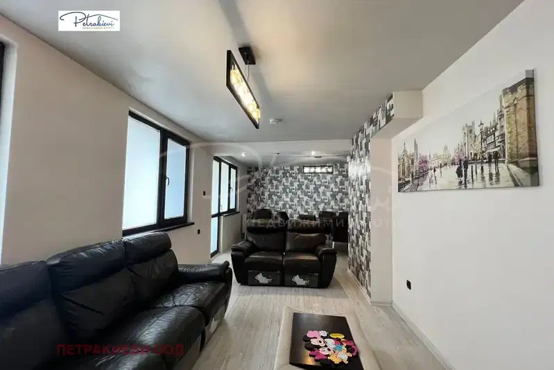 3-bedroom apartment in Burgas, Centyr