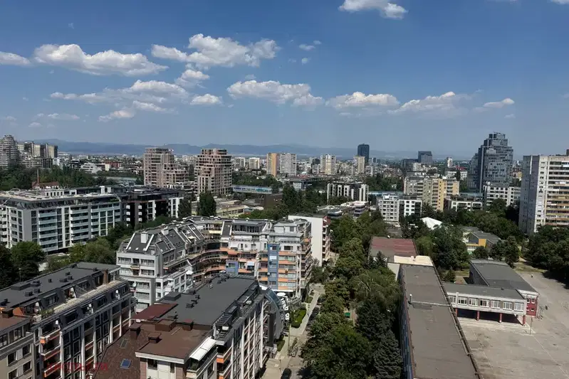 3-bedroom apartment in Sofiya, Dianabad