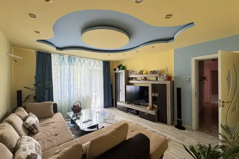 3-bedroom apartment in Pernik, Iztok