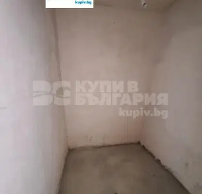 Снимка 4 — Тристаен апартамент във Варна, Колхозен пазар