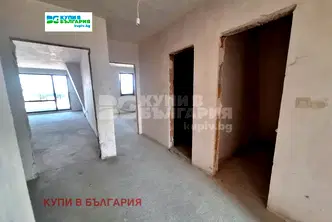 Тристаен апартамент във Варна, Колхозен пазар