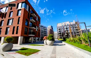 Тристаен апартамент с френски прозорци в Красно село, София