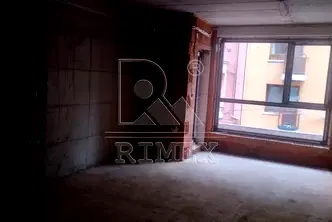 Тристаен апартамент с френски прозорци в Кършияка, Пловдив