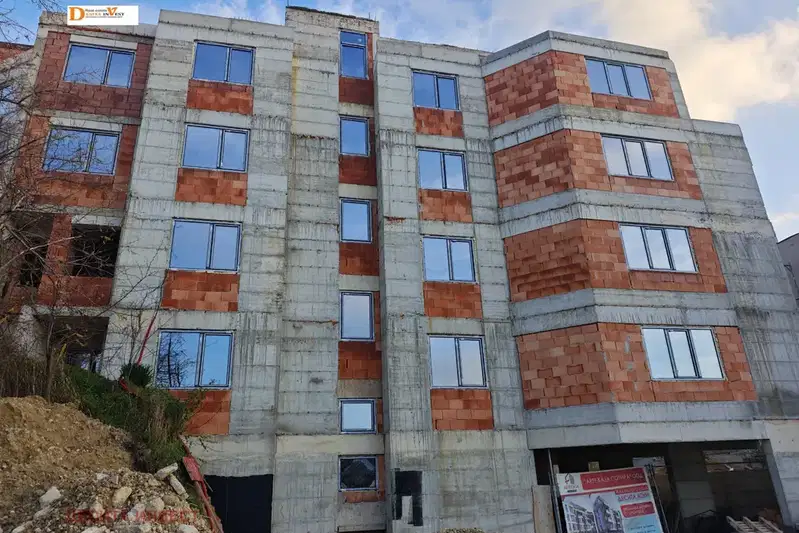 Тристаен апартамент във Варна, Левски 1