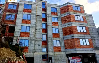 Тристаен апартамент във Варна, Левски 1