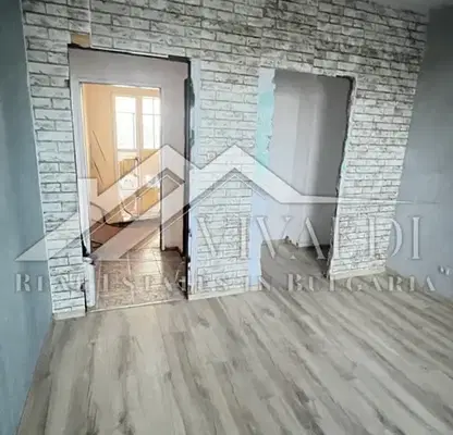 Снимка 3 — Тристаен апартамент с балкон в кв. Левски, Варна