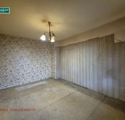 Снимка 4 — Тристаен апартамент с южно изложение в Младост 2, Варна