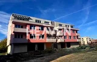 Тристаен апартамент с две тераси в Остромила, Пловдив