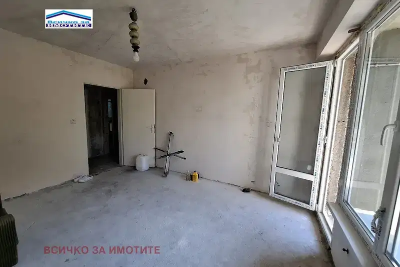 Тристаен апартамент в Русе, Родина 2