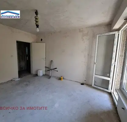 Снимка 2 — Тристаен апартамент в Русе, Родина 2