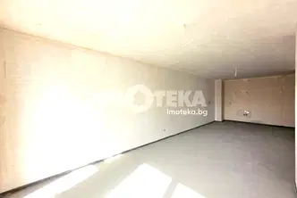 Тристаен апартамент в София, Сухата река