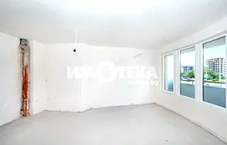 Тристаен апартамент в Пловдив, Тракия