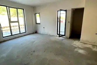 Тристаен апартамент в Шумен, Тракия