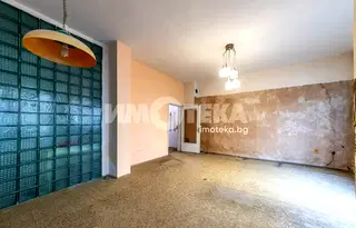 Тристаен апартамент във Варна, ВИНС-Червен площад