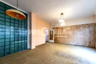 Тристаен апартамент във Варна, ВИНС-Червен площад