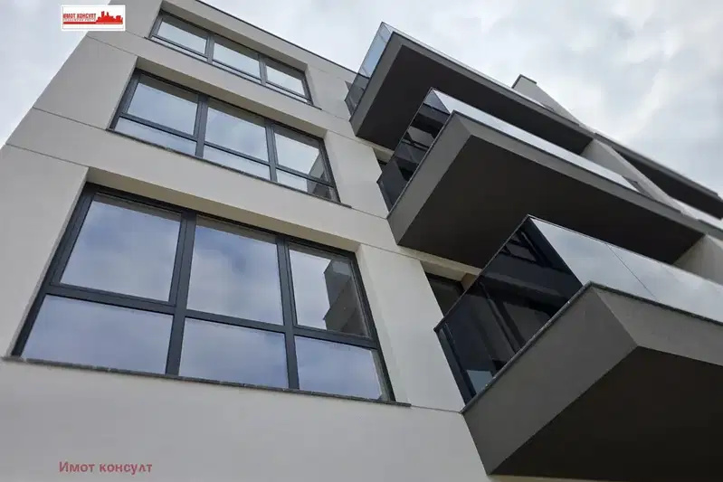 3-bedroom apartment in Plovdiv, Vystanicheski