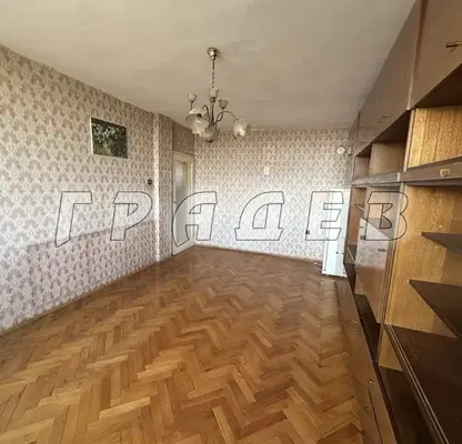 Снимка 4 — Тристаен апартамент в Русе, Възраждане