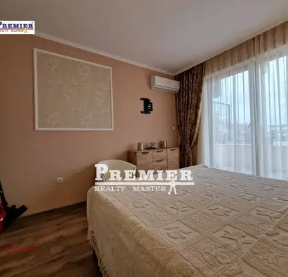 Снимка 2 — Тристаен апартамент в Бургас, Несебър