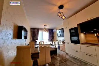 Тристаен апартамент в Бургас, Несебър