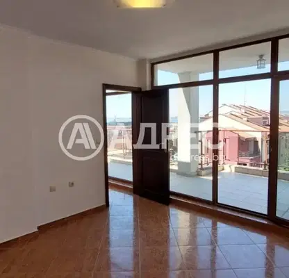 Снимка 3 — Тристаен апартамент в Бургас, Свети Влас