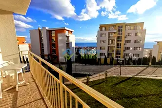 Тристаен апартамент в Бургас, Свети Влас