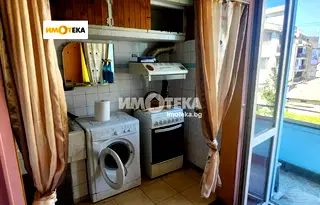 Тристаен апартамент в Добрич, Каварна