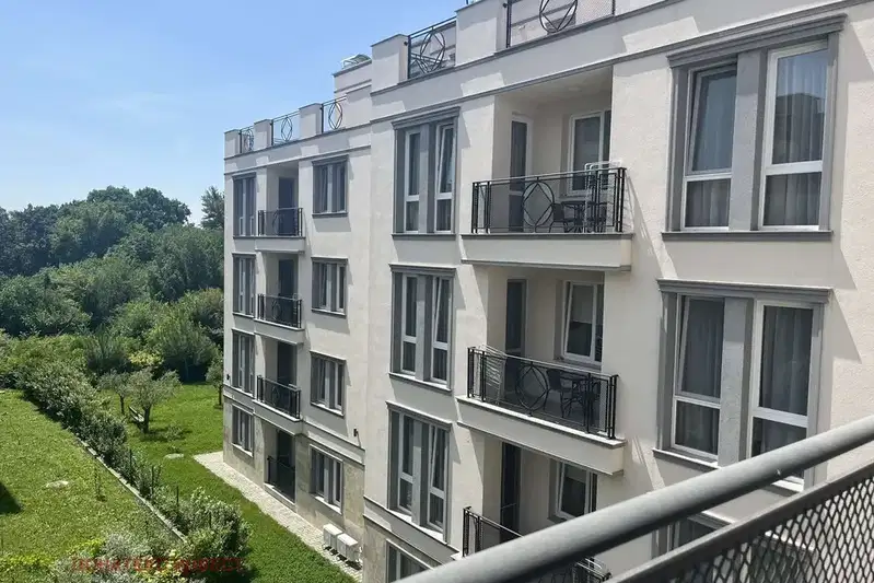 3-bedroom apartment in Oblast Plovdiv, Hisarya